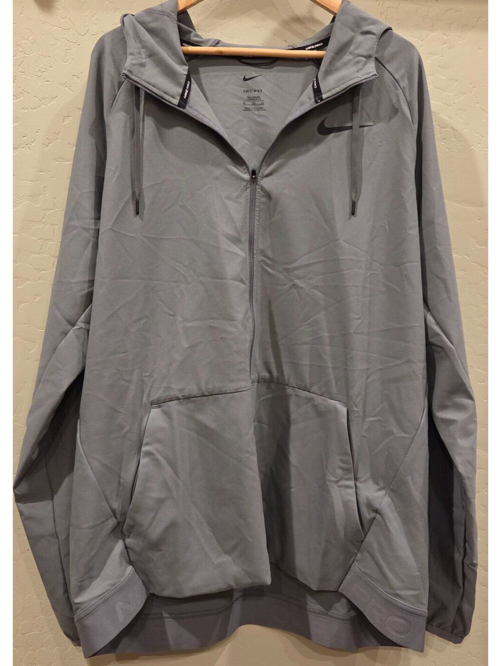 Nike Men's Dri Fit Jacket Size XL Gray Polyester Pre Owned Great Condition